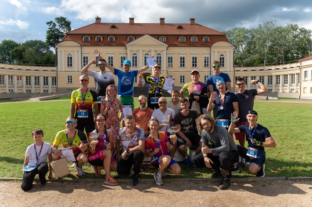 У палацава-паркавым комплексе «Вялікі Свяцк Валовічаў» прайшоў Кубак Беларусі па трыятлоне «Свяцкі трыятлон-2025»